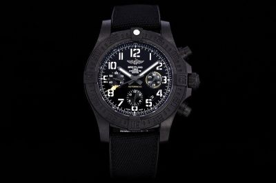  Breitling Factory Breitling Avenger Hurricane Series Black carbon fiber case diameter 45mm Watch